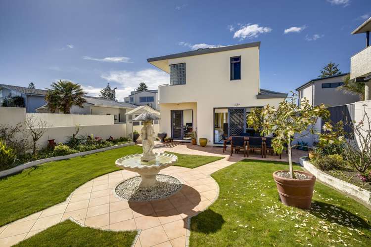 24 The Esplanade Westshore_4