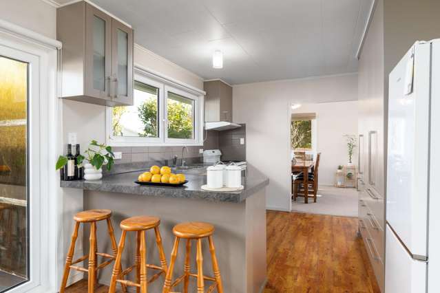 18 Delaware Crescent Russley_2