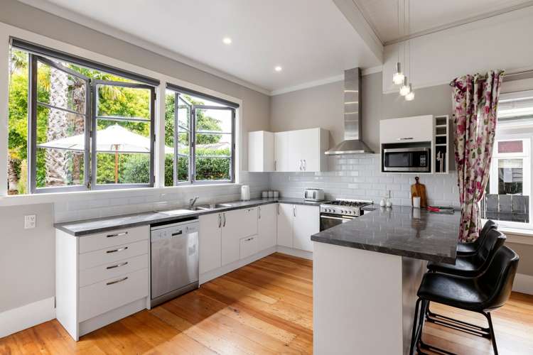 13 Saint Winifreds Avenue Hamilton East_10