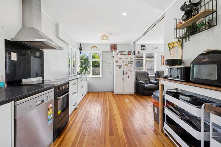 203 Wellington Road Wainuiomata_10