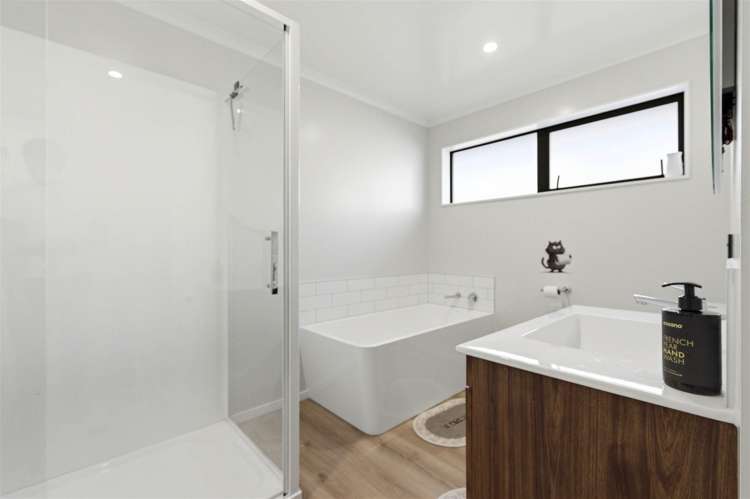 14 Canary Place Stoke_10