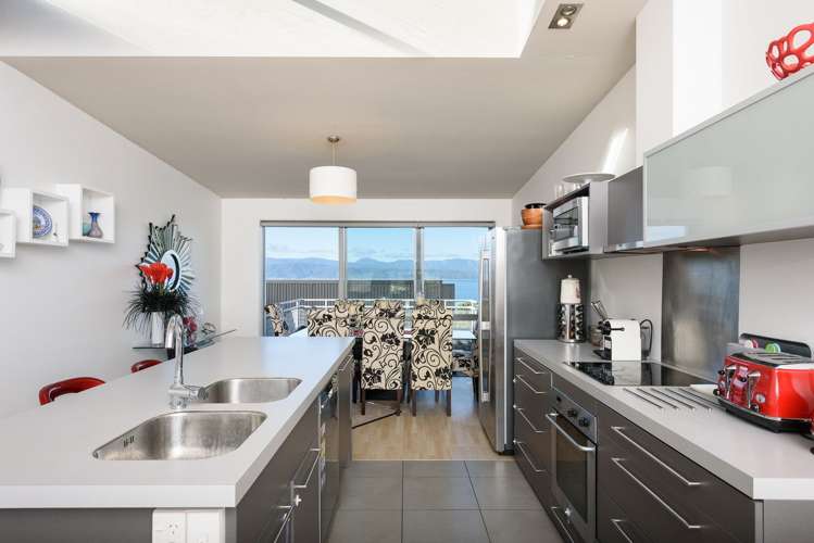 18/2 Onslow Road Khandallah_4