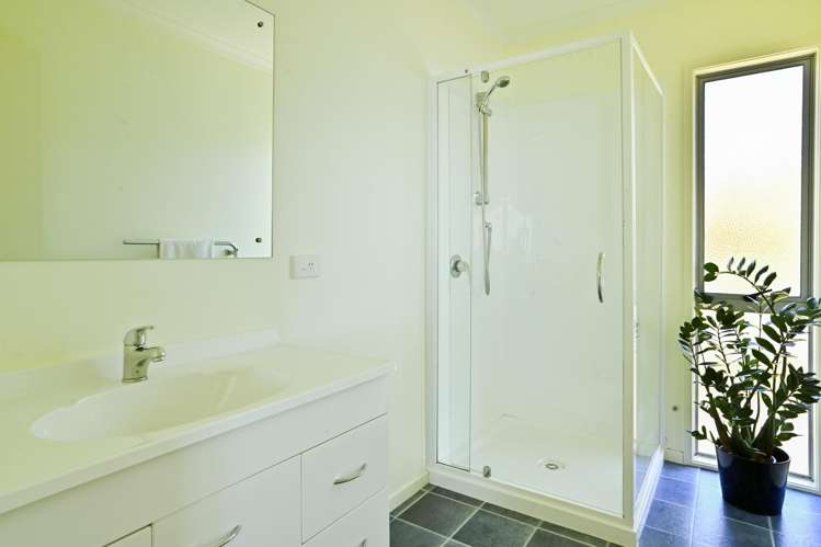 6 Argyle Street Māhia_12