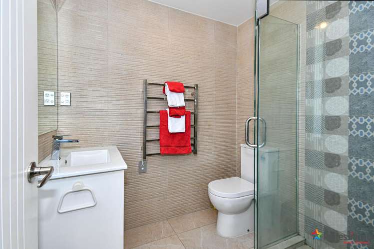 4225A Great North Road Glendene_9