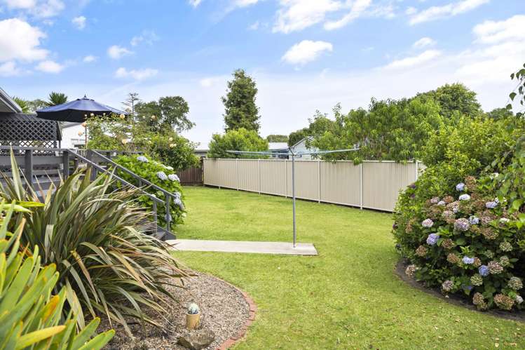 8 Robyn Hyde Place Leamington_17