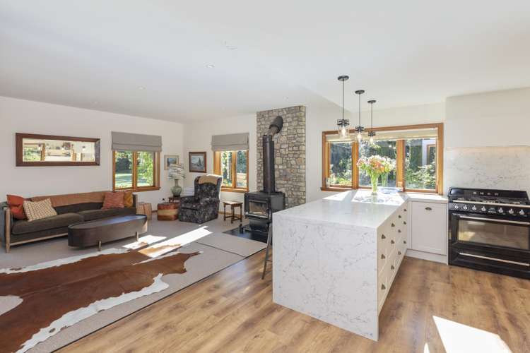 313 Plaskett Road Fernside_13