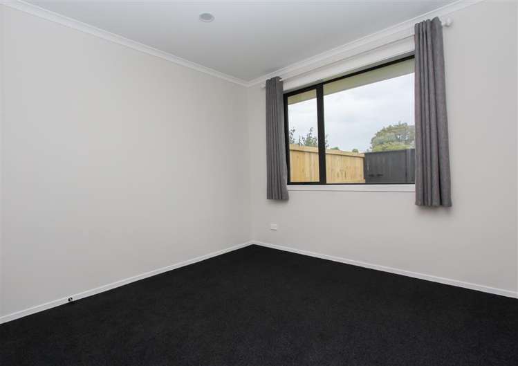 2/8A Rutherford Street 1053_9