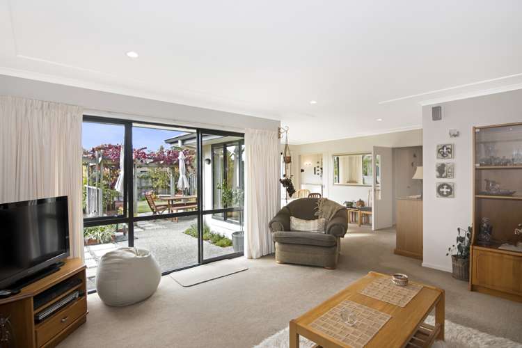 38 Hollybush Drive Brightwater_4