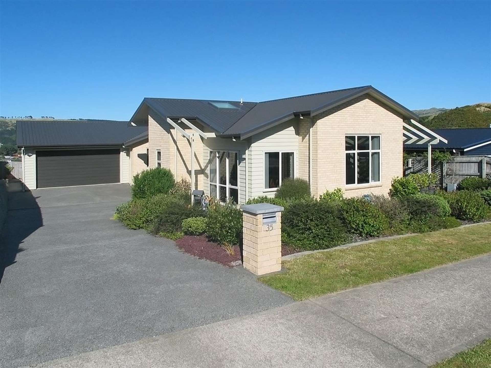 35 Paparoa Crescent Aotea_0