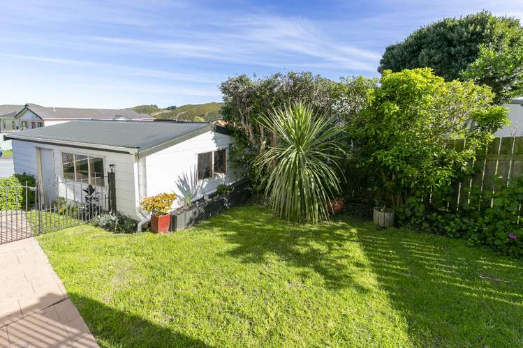 2 Murchison Street Island Bay_16