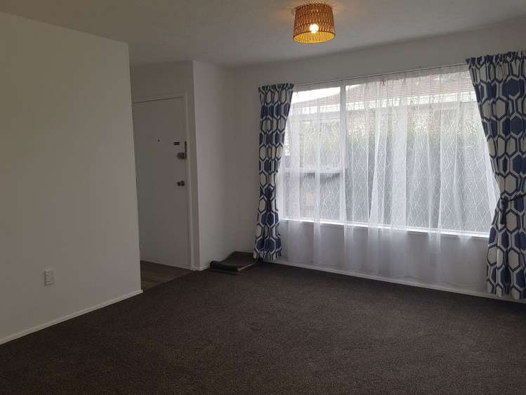 19 Salford Avenue Redwood_2