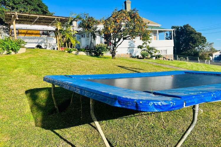 132 Edward Street Thames_16