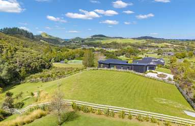 lot 2/96 Robert Hastie Drive_3