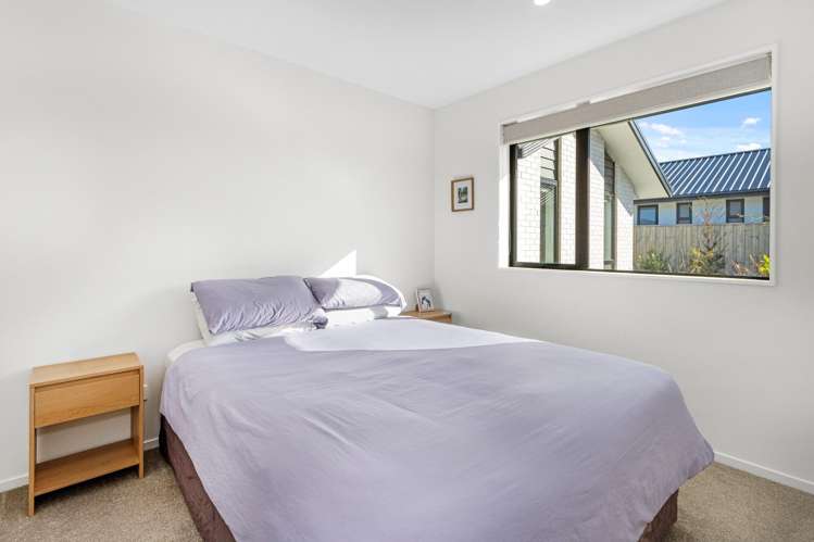 194 Faringdon Boulevard Rolleston_7