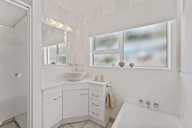 37 Holland Street Wainuiomata_19