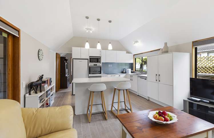 25 Thatcher Crescent Crofton Downs_11