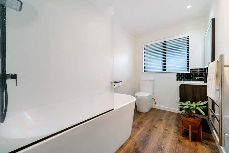 15 Frank Bunce Grove Flat Bush_16