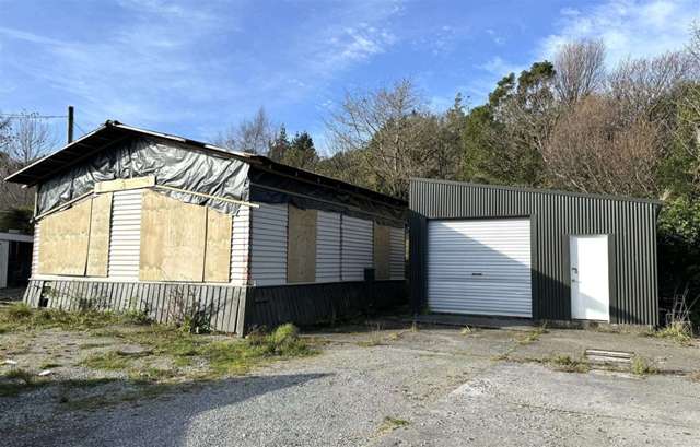 West Coast family home gutted by fire sells for $120,000