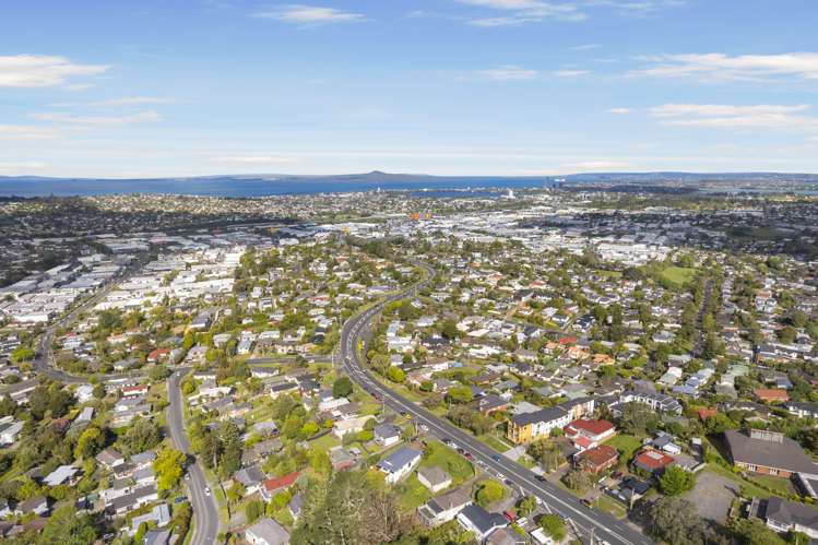 381 Wairau Road Totara Vale_16