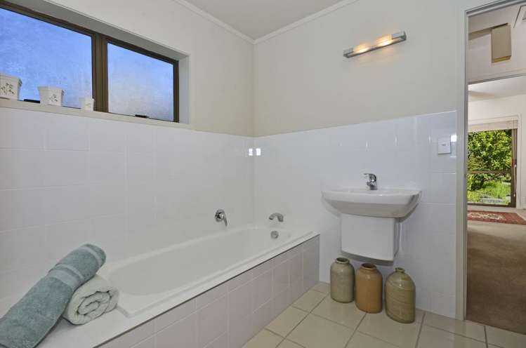 3/3 Peter Terrace Castor Bay_13