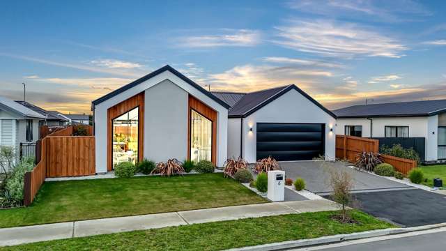 Easy living, done right - Owner Says Sell!