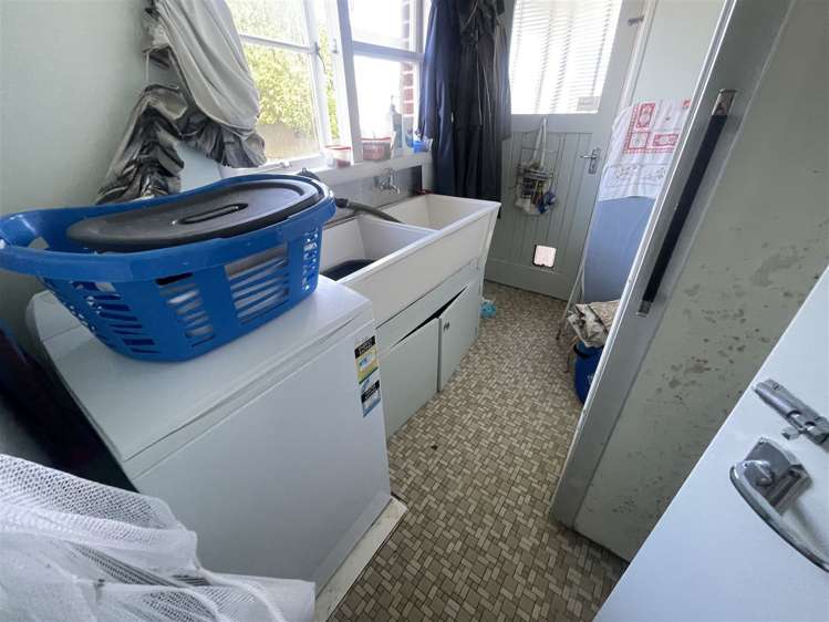 90 Roberts Road Te Atatu South_13