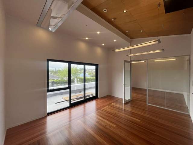 Functional, Light-Filled Workspace in Central Ellerslie