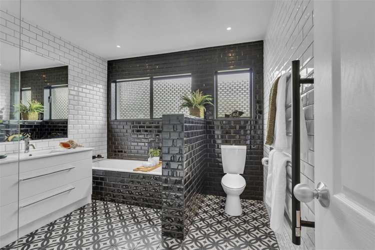 169 Soleares Avenue Mount Pleasant_39