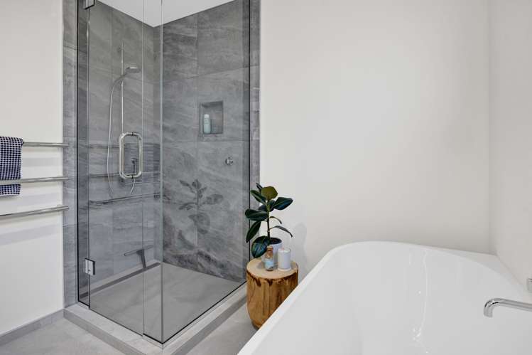 7 Mackillop Way Brooklands_19