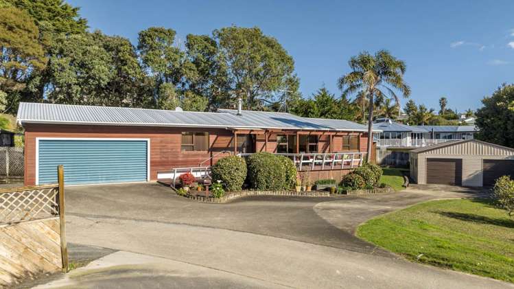 5 Lomeer Way Beachlands_15