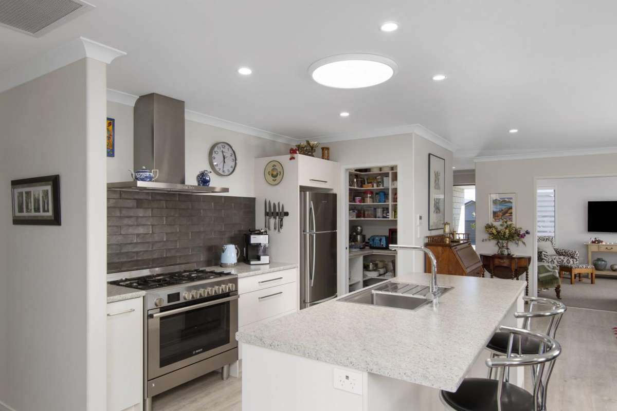 40 Charlotte Drive_3