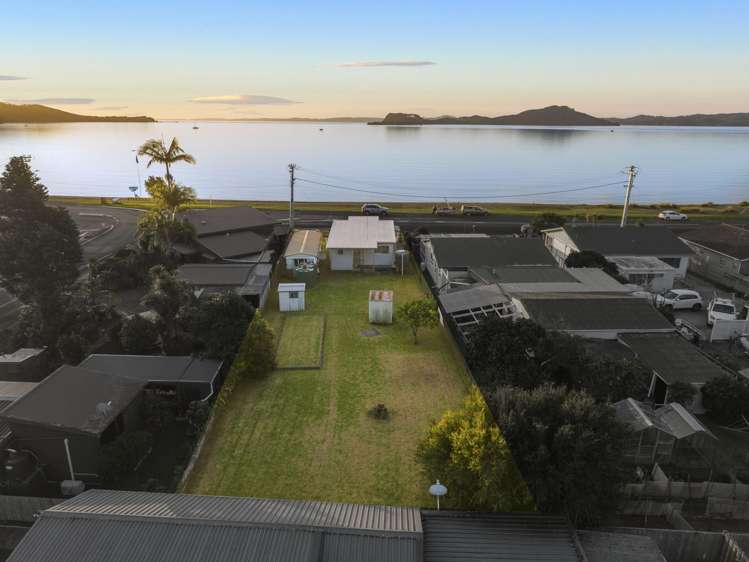 2 Kawakawa Bay Coast Road_0