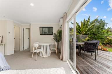 2/64 Mckenzie Avenue_4