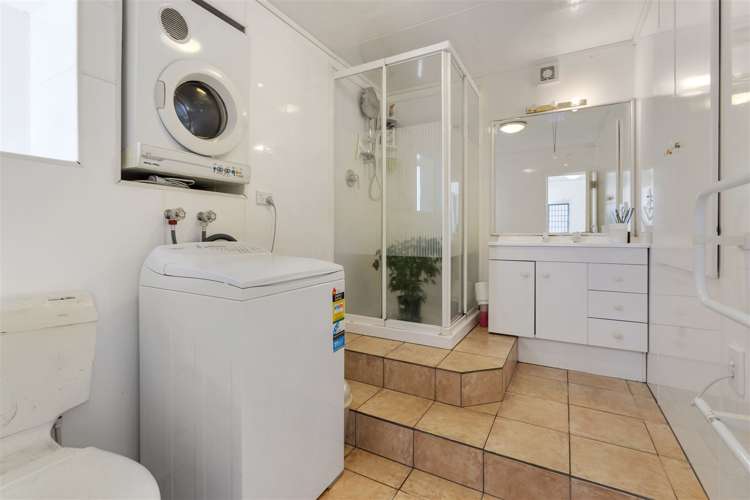 2/39 East Coast Road Milford_14