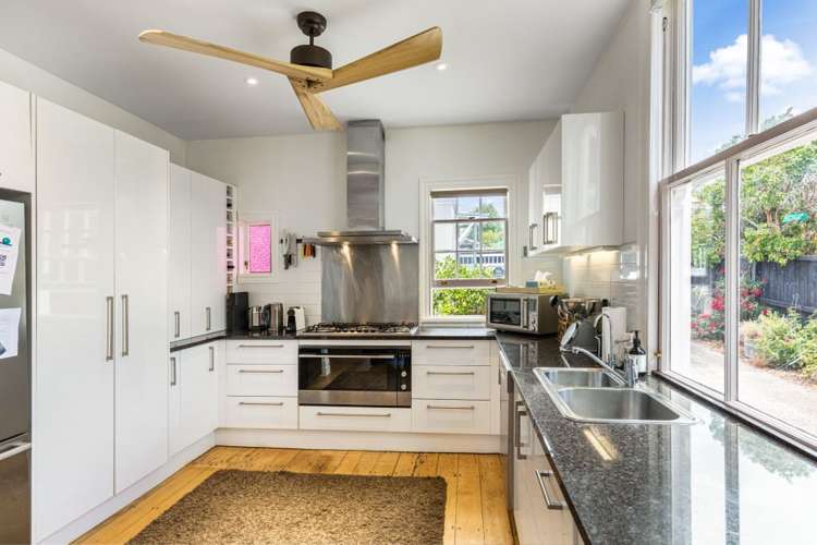 2/10 Mozeley Avenue Devonport_8