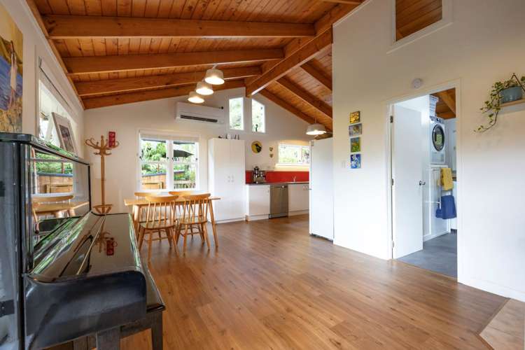 198 Scenic Drive Titirangi_10