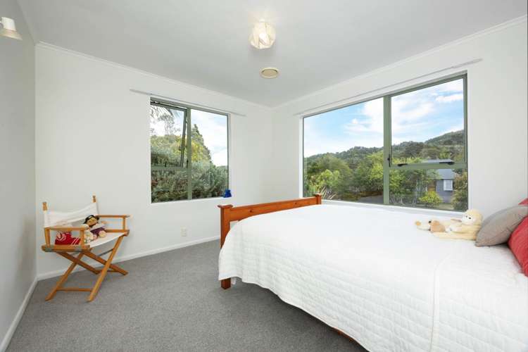 8 Rimutaka Place Titirangi_14