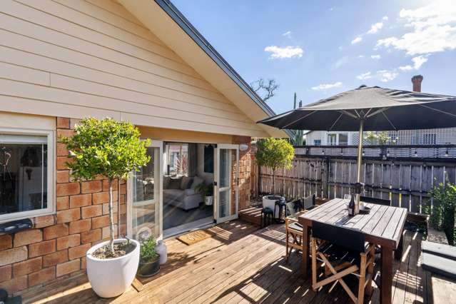 More on Moore - Modern, Private & Easy Living