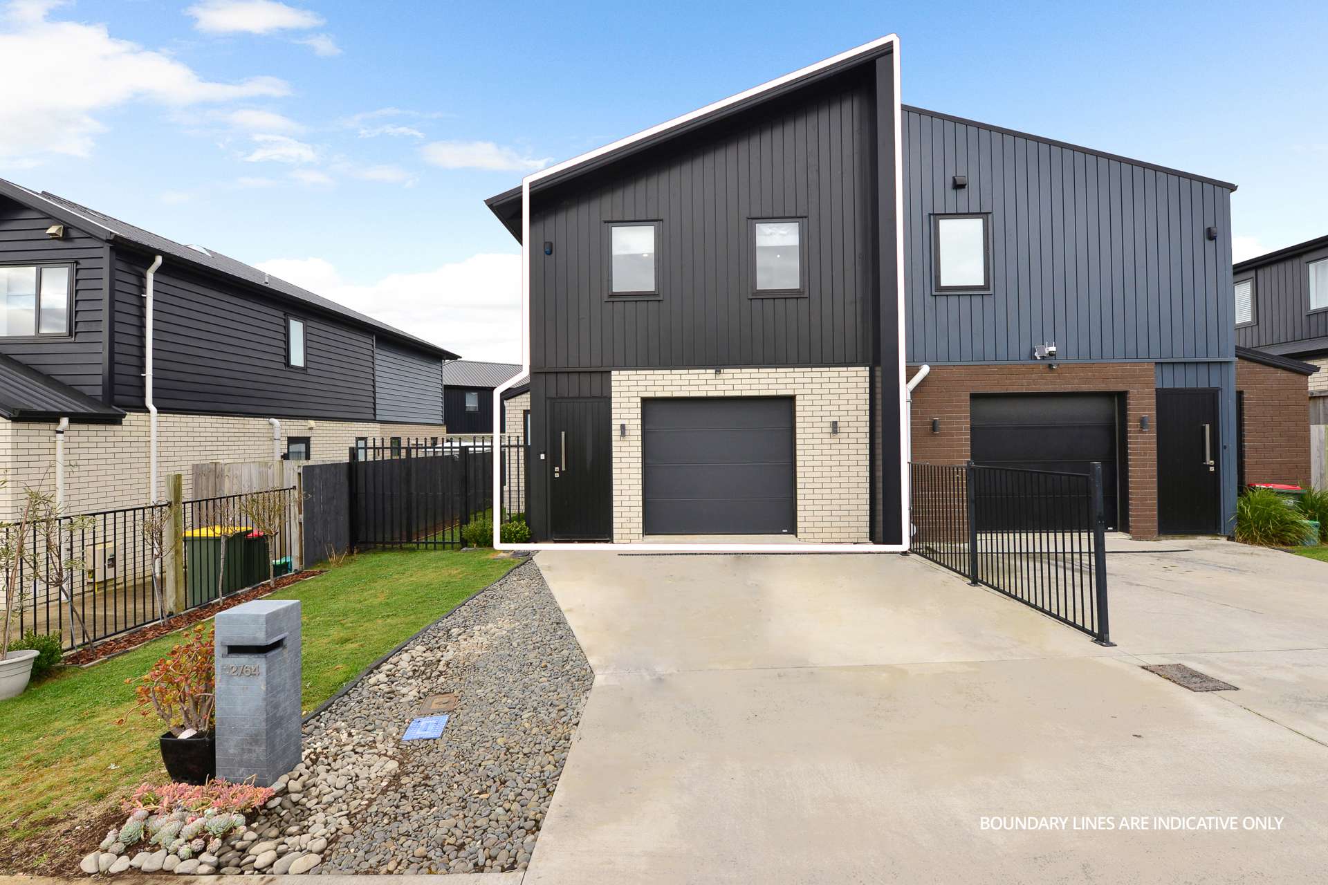 2/64 Cabourne Drive Glenview_0