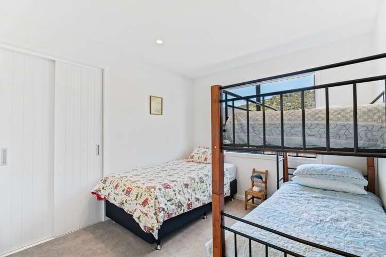7 Tahi Street Albert Town_12