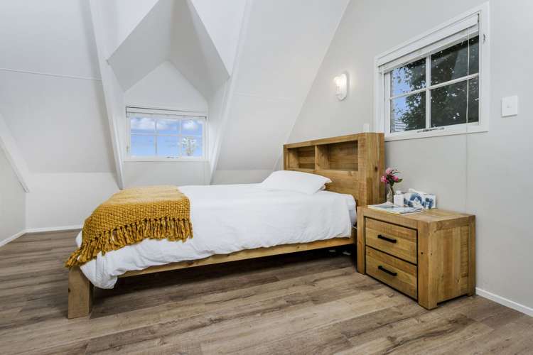 1/4 Coronation Street Belmont_10