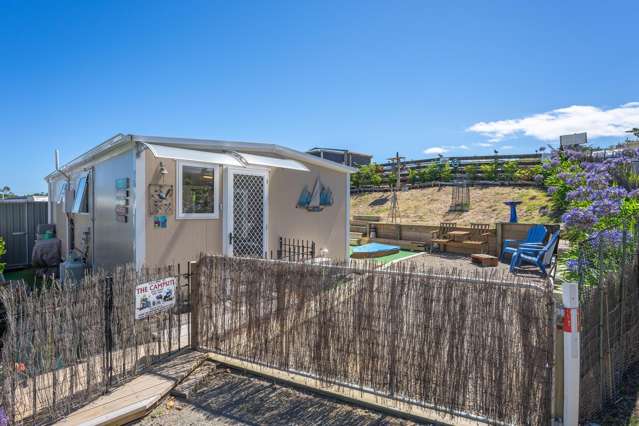 Coastal Charm Awaits at Otaki Beach Retreat!