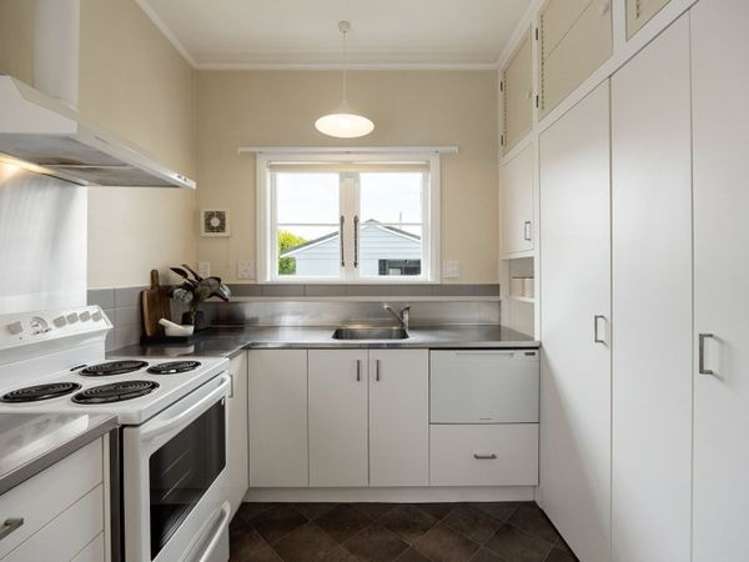 16A Bains Avenue 1074_1