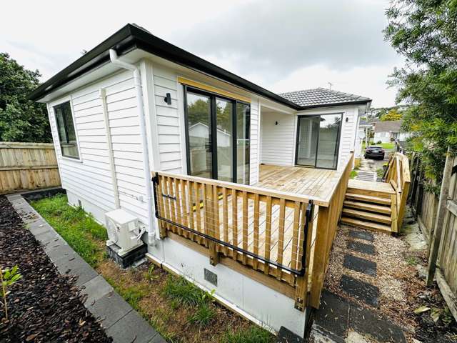 2-Bedroom Home in Convenient Mt Roskill Location