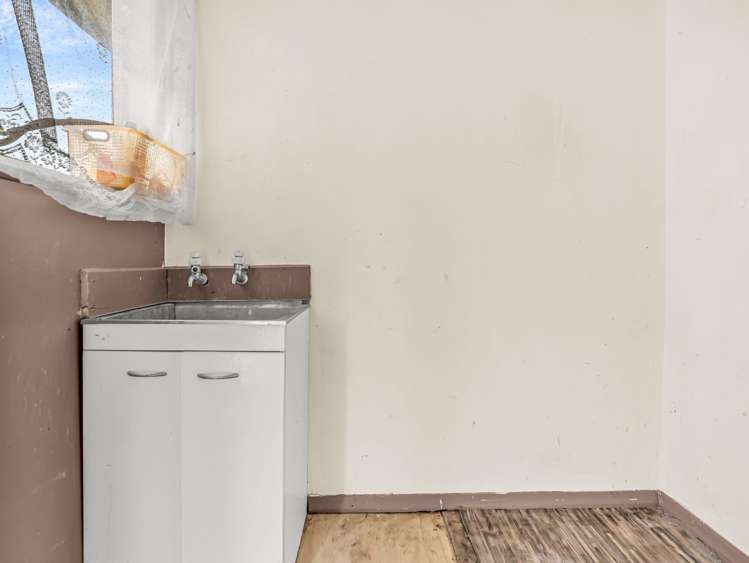 12 & 12a Bellingham Crescent Fordlands_15