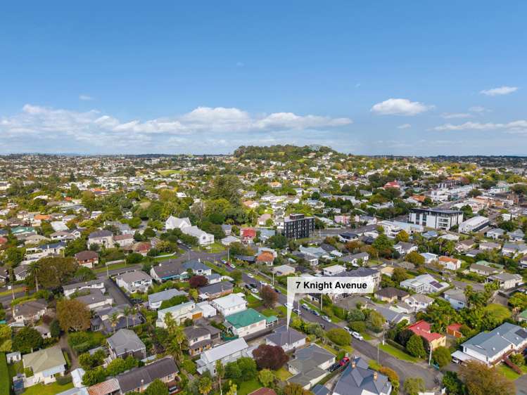 7 Knight Avenue Mt Albert_25