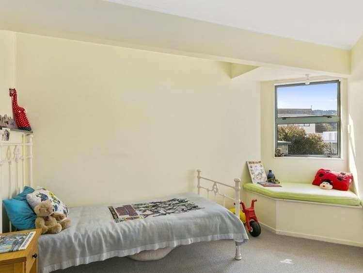 3 Teme Way Island Bay_14