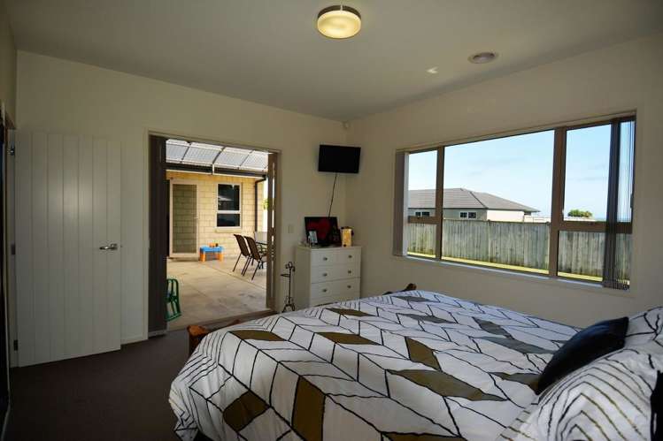 16 Dolphin Parade Bell Block_13