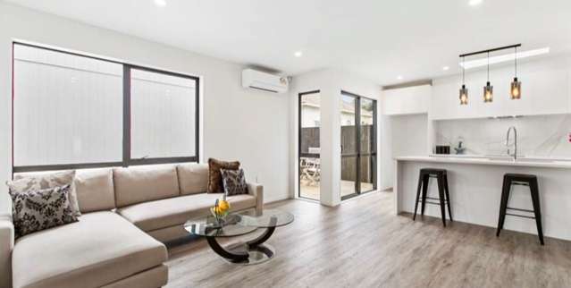 2/14 Waddell Avenue Point England_1