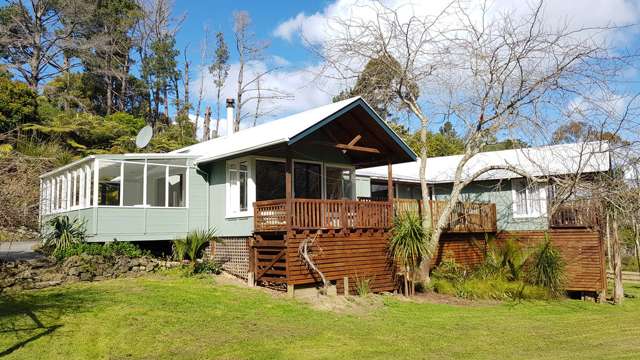 18 Hobbs Road Matakatia_1